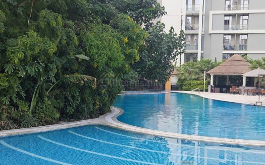Pool view | Brand new | Multiple cheques