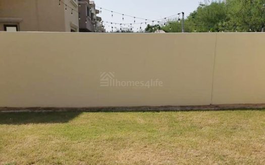 Mira T-2E | Single Row | Vacant | Pool & Park
