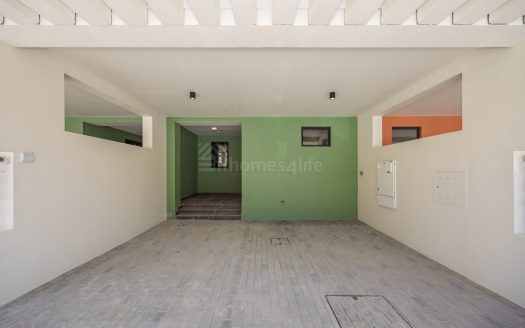 Multiple Units I Landscaped Garden I Vacant